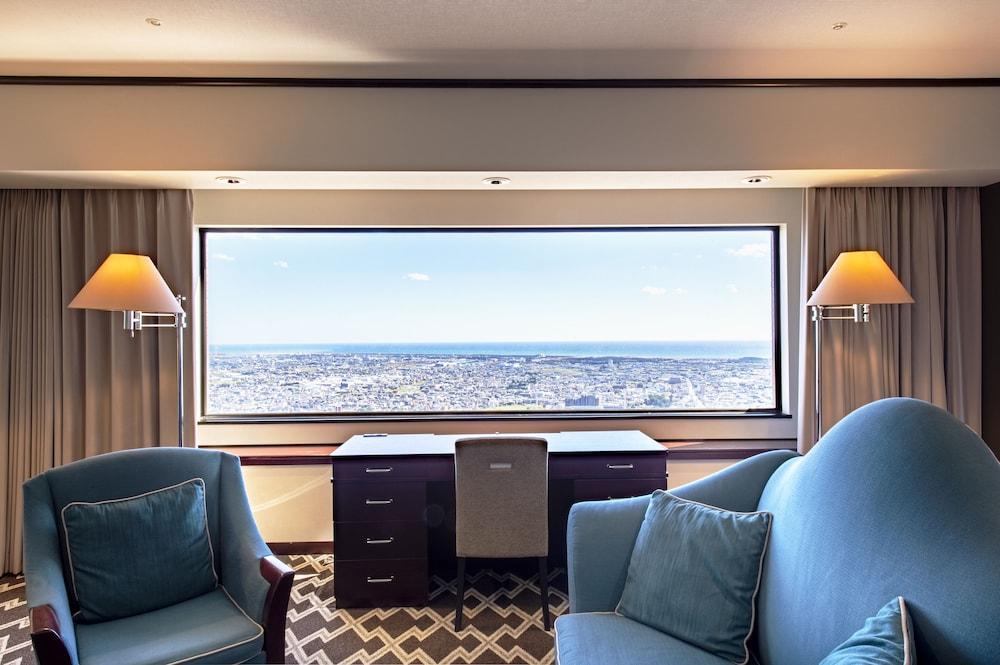 Okura Act City Hotel Hamamatsu Exterior foto A view from a suite at the Hilton Athens