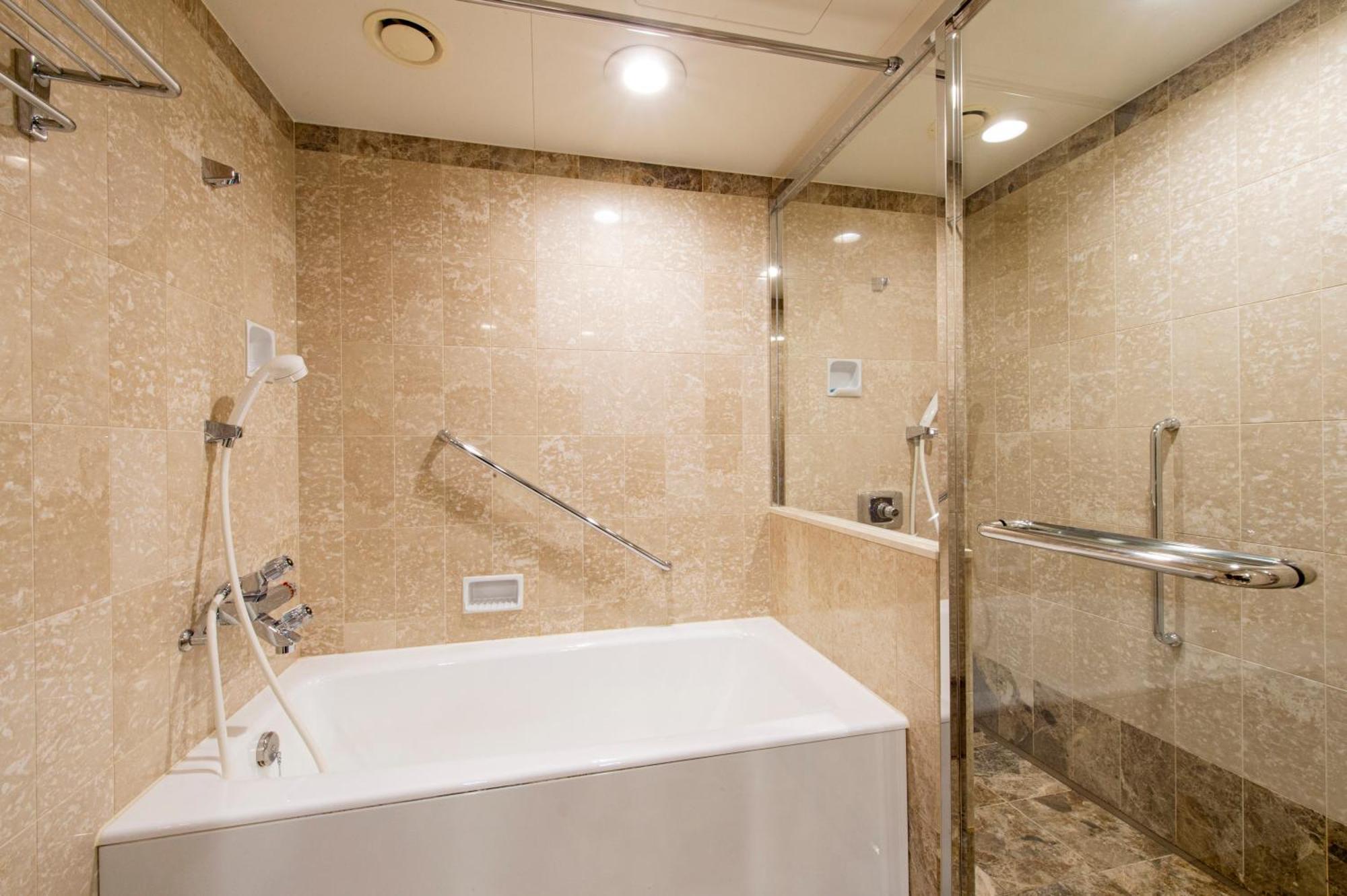 Okura Act City Hotel Hamamatsu Quarto foto A modern Japanese bathroom