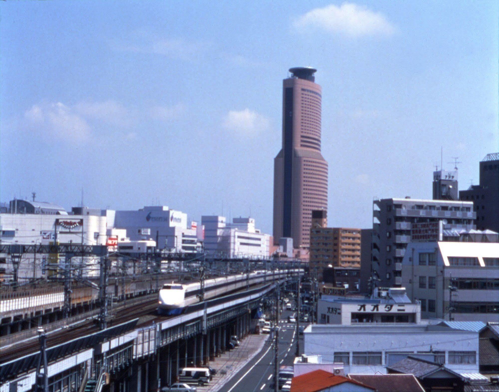 Okura Act City Hotel Hamamatsu Exterior foto The station in 1990
